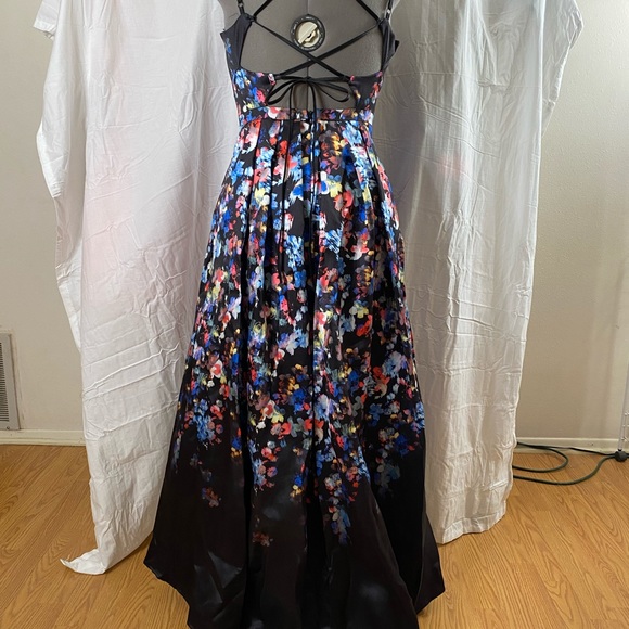 Hi low formal dress - Picture 2 of 4